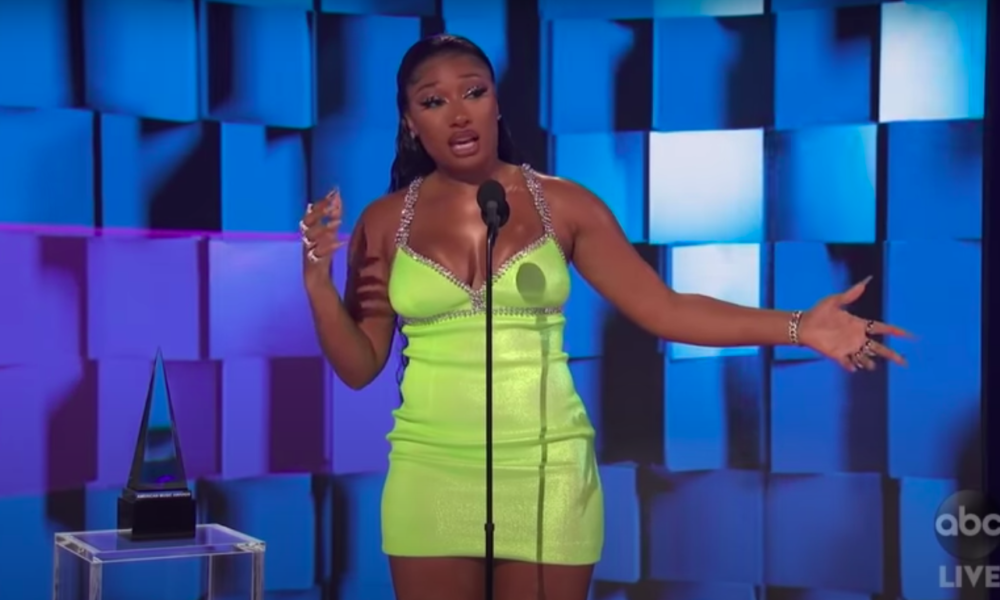 megan thee stallion green dress Megan Stallion Is Ultra Daring in Green Feathered Gown, Pasties at 'Vanity Fair' Party AMAs: Taylor Swift, The Weeknd,