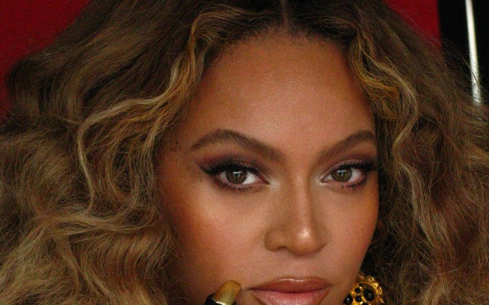 Beyoncé Reveals 16-Song Tracklist for Her Upcoming Album