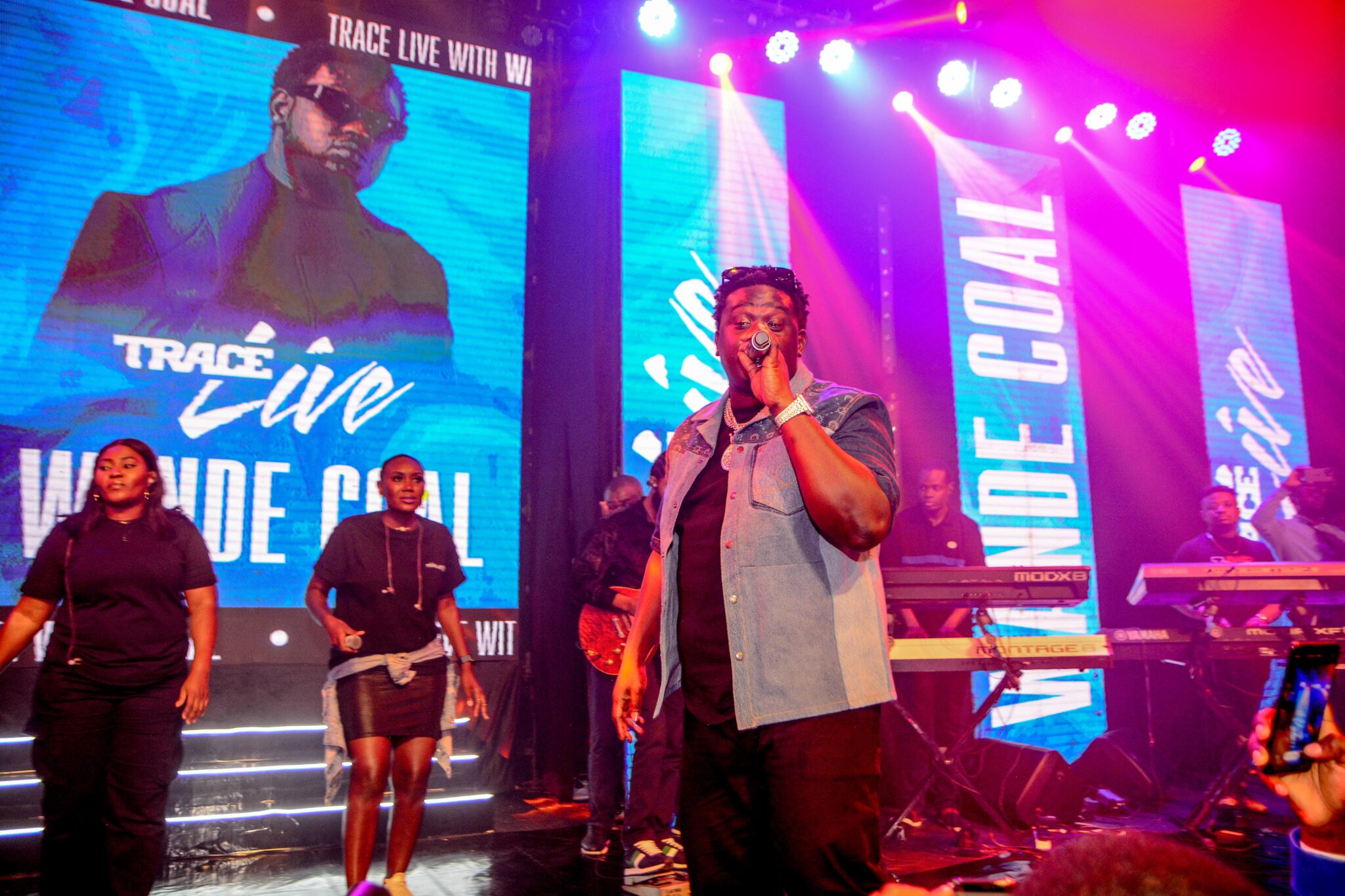 A Legendary Fusion Wande Coal Rocks the Stage at ‘Trace Live’ Powered