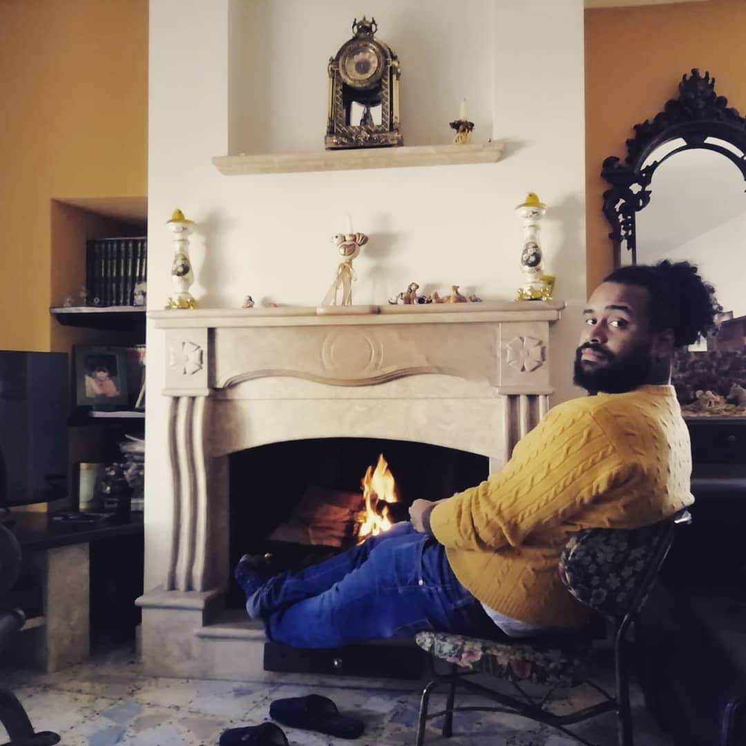 Questa edizione di Lavoro e vita in Italia approfondisce la spiritualità afro-brasiliana di Simao Amista