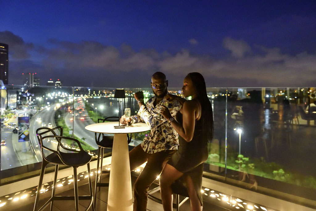 Terrasse vue lagune - Pullman Abidjan