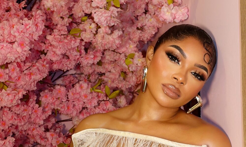 Liquorose is Owning Her ‘Soft Gurl Era’ in This Chic Off-White Look