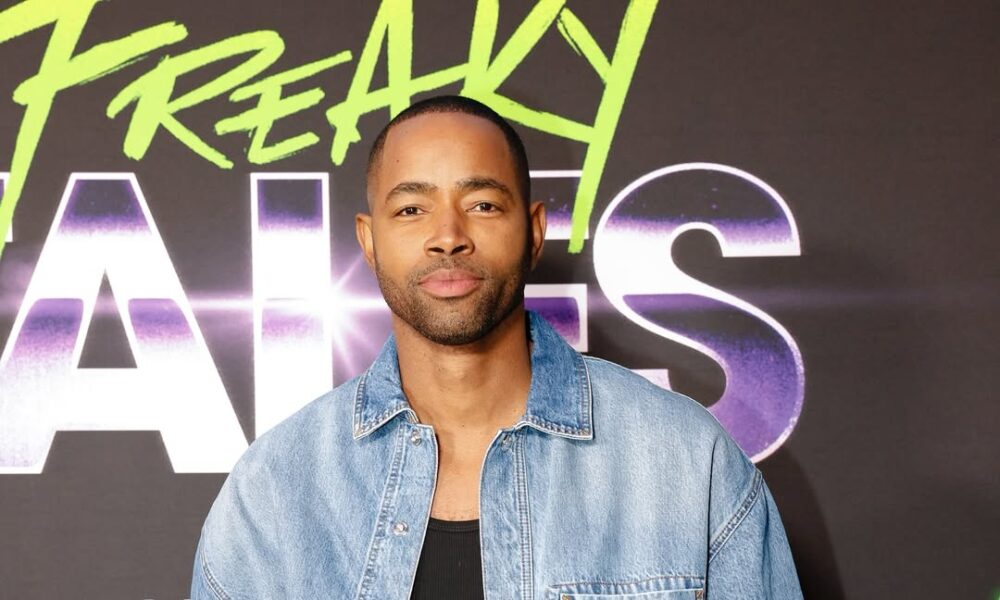 Jay Ellis Dancing His Way Into Jennifer Hudson’s Spirit Tunnel Is the Fun You Need to See Today