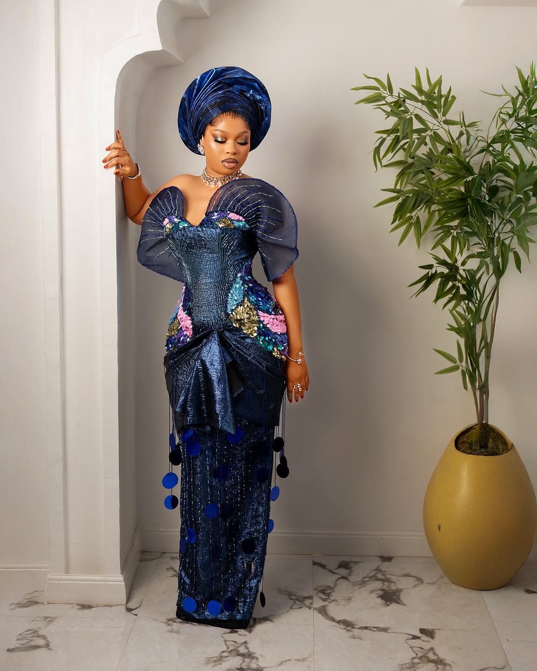 Blue, Bold & Breathtaking! This Bridal Look Speaks Pure Elegance & Style