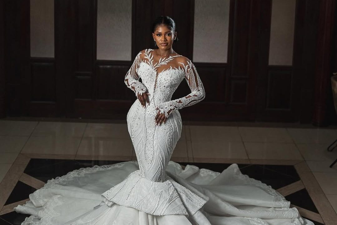 Opt for Timeless Elegance on Your White Wedding Day With This Exquisite Bridal Look