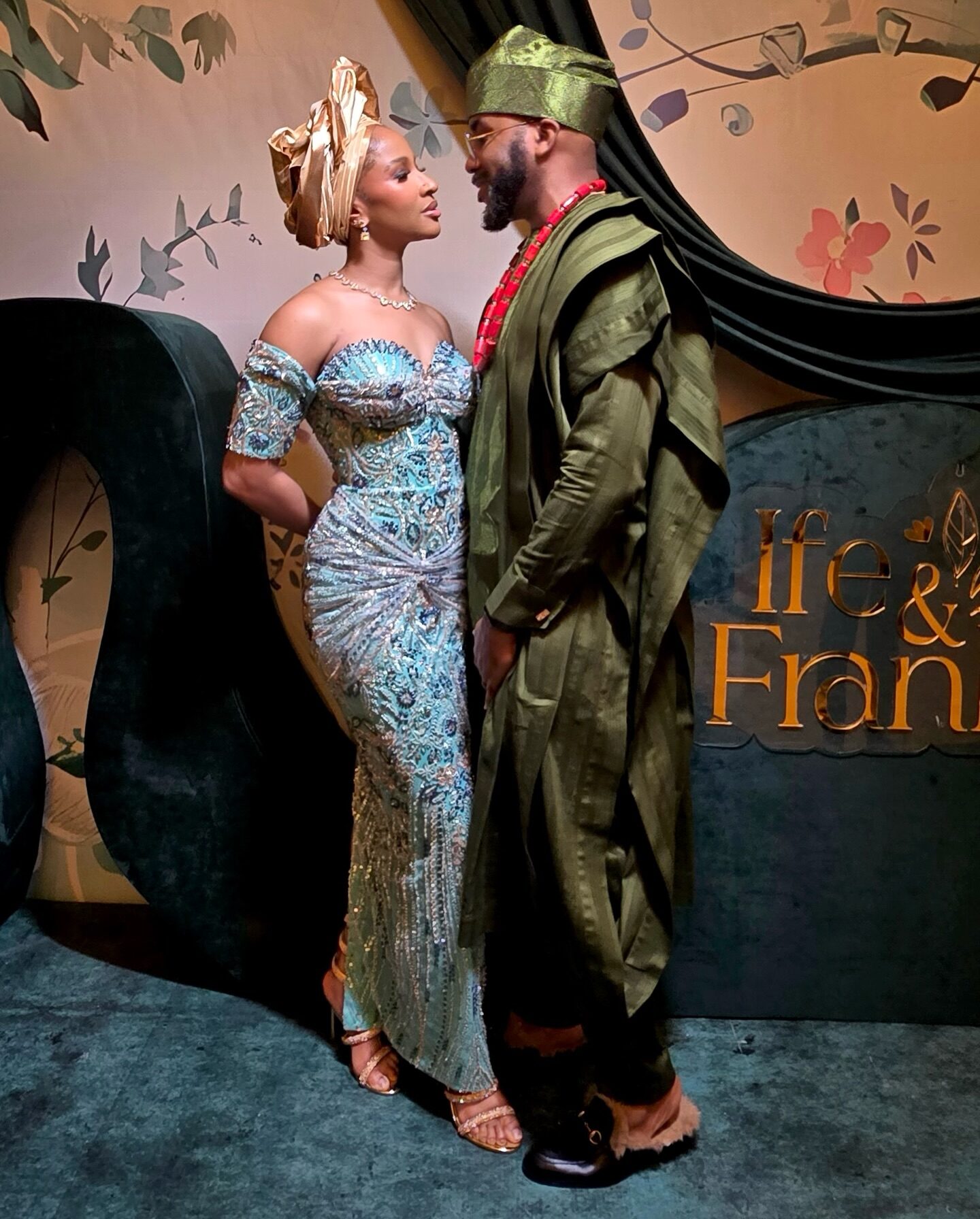 Watch the Romantic Moment Adesua Kissed Banky W at the #InSync25 Wedding