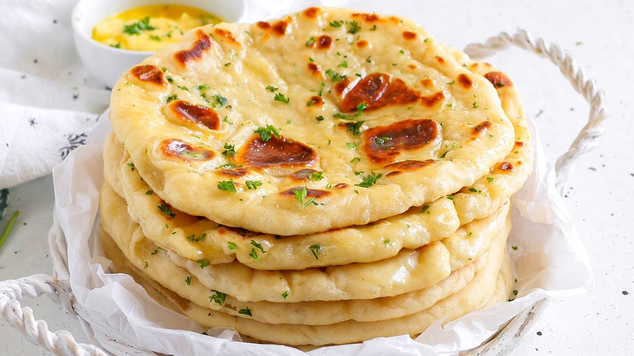Kikifoodies’ Homemade Naan Is Giving Soft, Fluffy, Garlic Butter Goodness