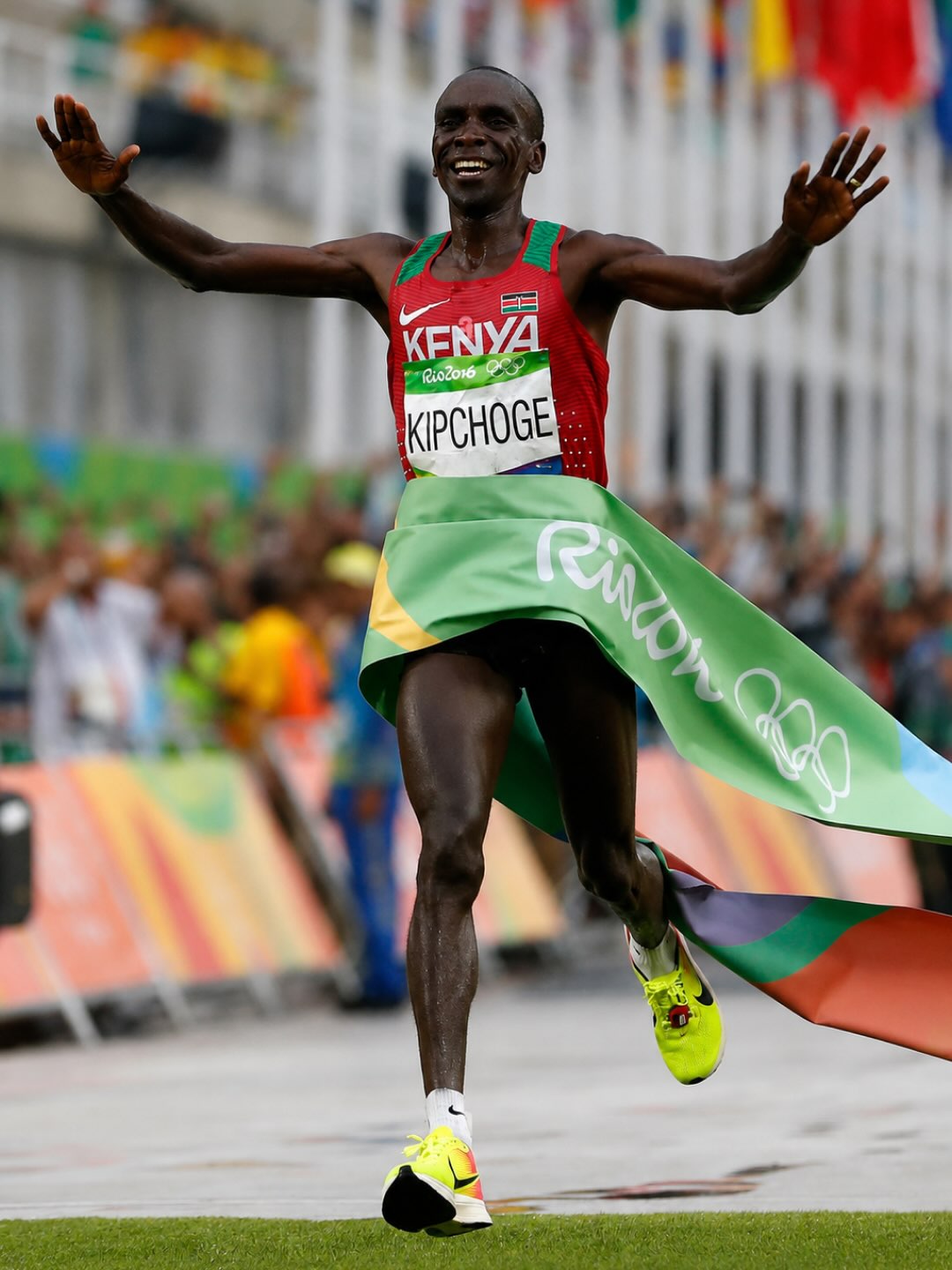 Eliud Kipchoge crossing the finish line to win his first Olympic marathon gold medal at the Rio 2016 Olympic Games